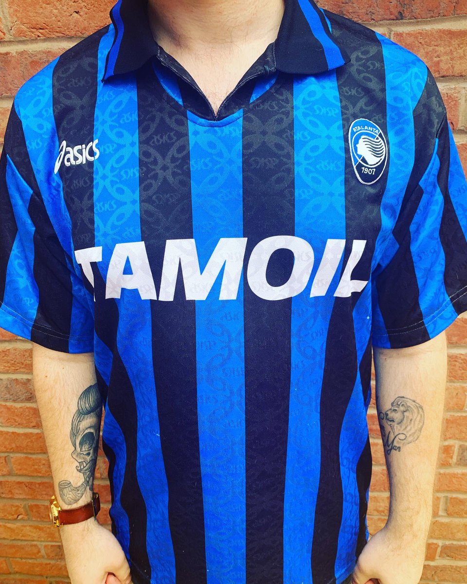 one2elevenkits's tweet photo. Atalanta Bergamasca Calcio Home 1994-95 Large £89.99 rare home shirt as Atalanta played back in serie b after finishing 17th the year before. This season they managed a 4th place finish but would ultimately spend 3 years in serie B. #atalanta #calio #atalantabc #bergamo https://t.co/vTR2ful78z