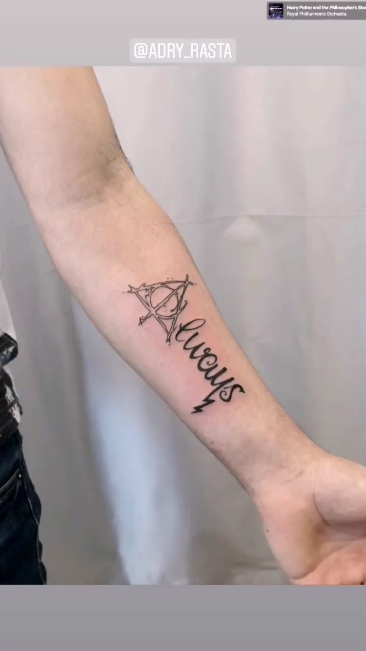 Slytharian on X: "Enamorado de tu tatuaje Porque para nosotros tiene un significado más allá de un símbolo,te dejo por aqui mis reliquias,mi serpiente,mi S,La varita,cicatriz,y una palabra que dice tanto,