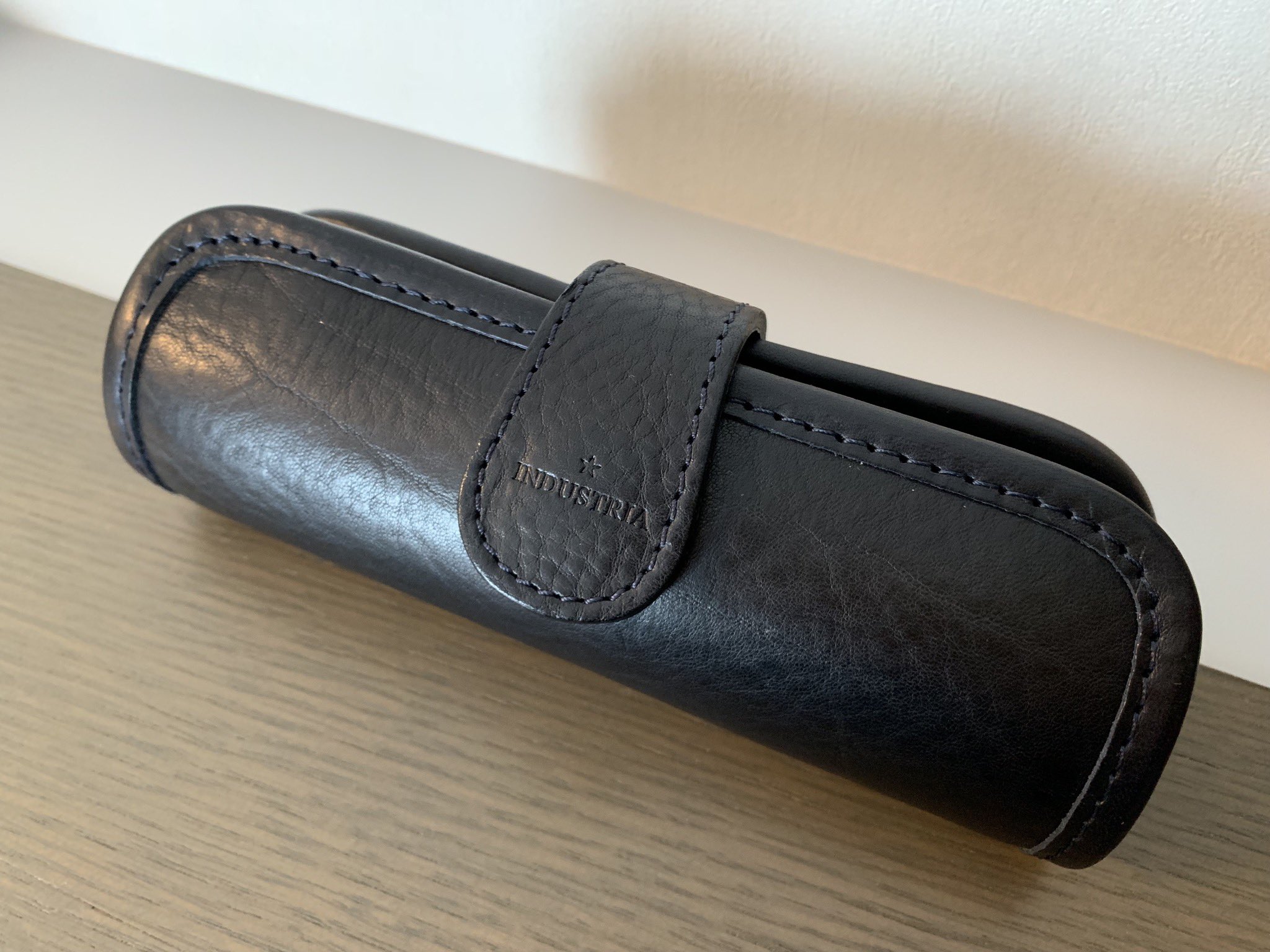 【新品未使用】INDUSTRIA インダストリア オムレット時計ケース 新品)INDUSTRIA インダストリア オムレット時計ケース IND-LOW2