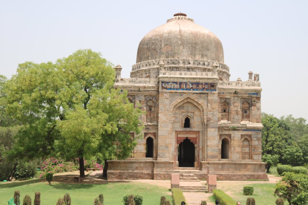 SofiaRamyar's tweet image. Such a unique view🌿. I found this place to be one of my greatest luxury. 
June 19, 2019. 

#Travelphotography #travellife #thisview #lodhigarden