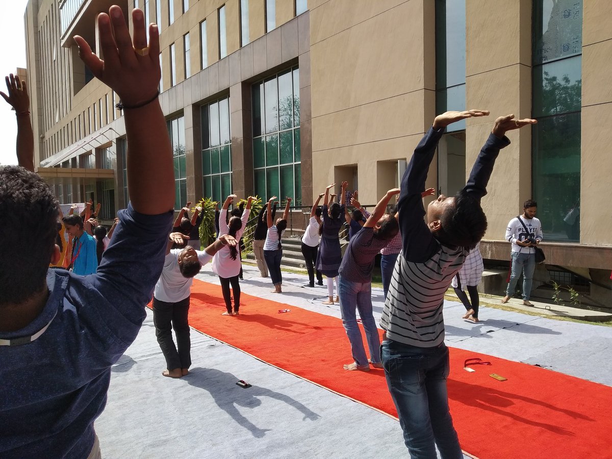 kashyap0801's tweet photo. And the #InternationalDayofYoga was celebrated at Bahadurpally campus! #relaxing and #Exuberating @JoshHyderabad #TechMighties #RiseForGood #TechMahindra #Hyderabad https://t.co/7r4Gi8rA7P