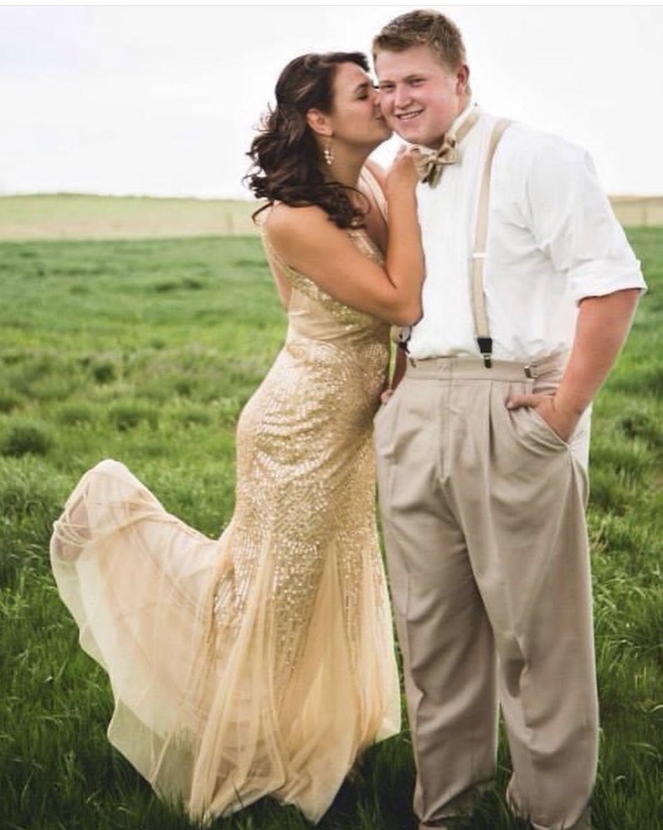 ivannie44's tweet photo. Junior prom, senior prom, engagement pictures and finally our wedding pictures 😍 still in love with my sweet highschool date💗💍 https://t.co/TGPLovbYuD