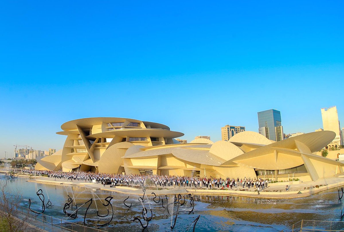 IndEmbDoha's tweet image. @IndEmbDoha organised a grand yoga demonstration in partnership with Indian community organisations and Qatar Museums, in front of the iconic @NMOQatar on the occasion of the 5th IDY. @MEAIndia @almayassahamad #InternationalDayOfYoga2019