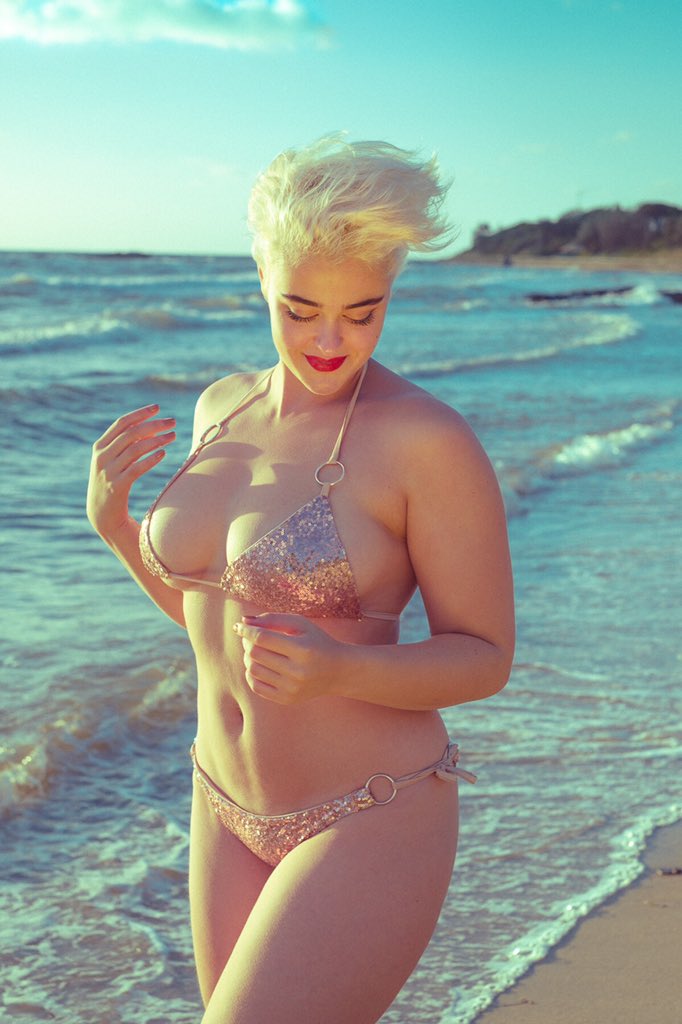 Stefania Ferrario on Twitter.