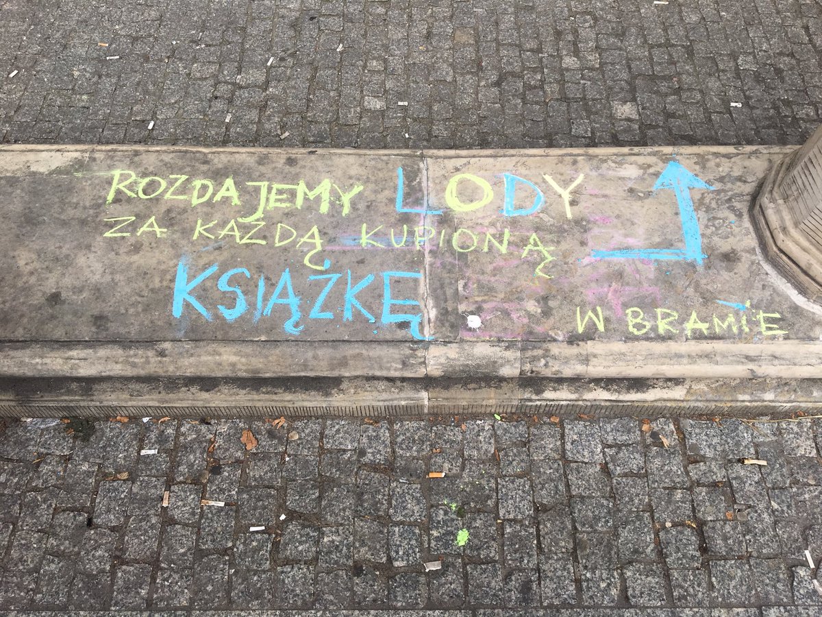 Summer book marketing. Ice cream for every purchase in a bookstore 🍦😄