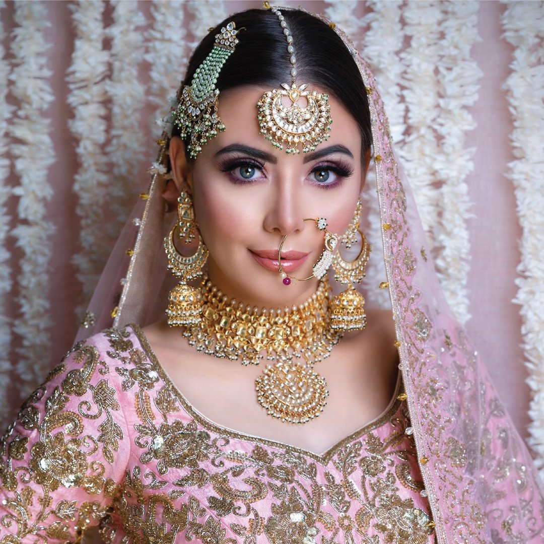 Give a dash of Regal air to your outfit with <a href="/toraandesign/">Toraan</a>.
For order enquiries, email: info@toraan.com or through Whatsapp... #ToraanDesign #Toraan #IndianJewellery #BridalJewellery #traditionaljewellery #exquisite #bride #indianbride #kundan #polki #asianbride #LuxuryJewellery