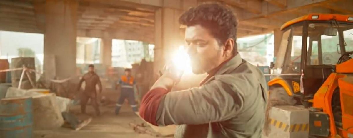 SvvMemes's tweet photo. Action Scenes la lam.. Ipa Iruka Thalapathy Swag ah Yaarum Adichuka Mudiyathu.!!🔥😍
#Vijay #HBDEminentVijay 
#happybirthdayTHALAPATHY https://t.co/NoumuGyqjG
