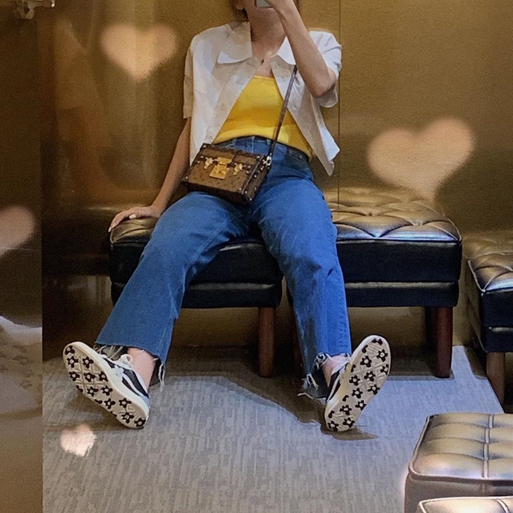 seulginsta's tweet photo. ♡ IG POST | hi_sseulgi : #converse  #😆👍 https://t.co/JTaJqA5509
