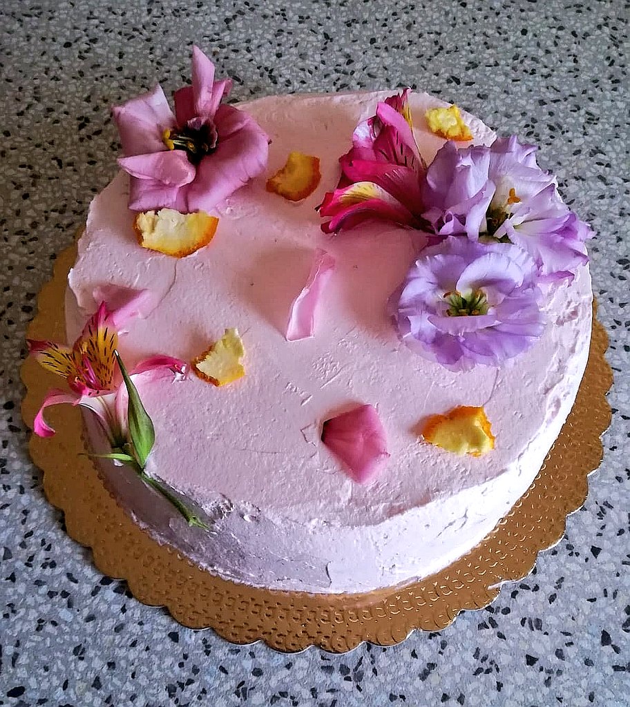 MoonCrystal___'s tweet image. My birthday cake ispired by Harry Styles' album, please like, rt and tag Harry to let him see this.😍

I love you Harry💚