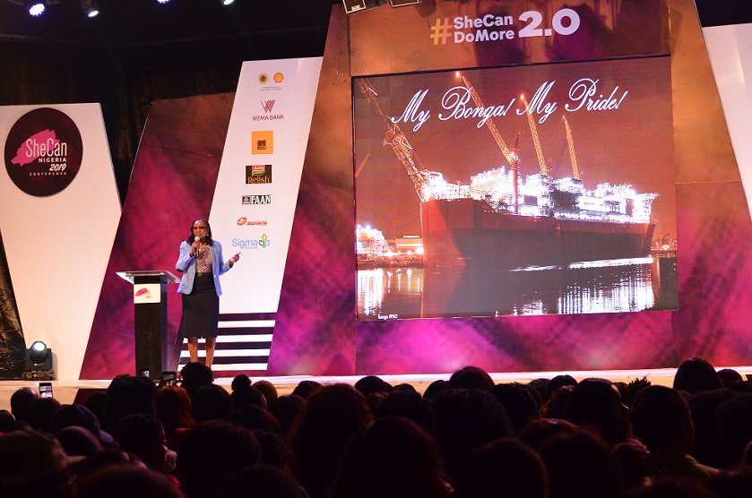 Shell_Nigeria's tweet image. Yes #SheCanTech! 🛠️
 #SNEPCo #Bonga Asset Operations Manager Elohor Aiboni   is the #SheCanNigeria Tech Woman of the Year.  #SheCanDoMore 🏆 👏 💃