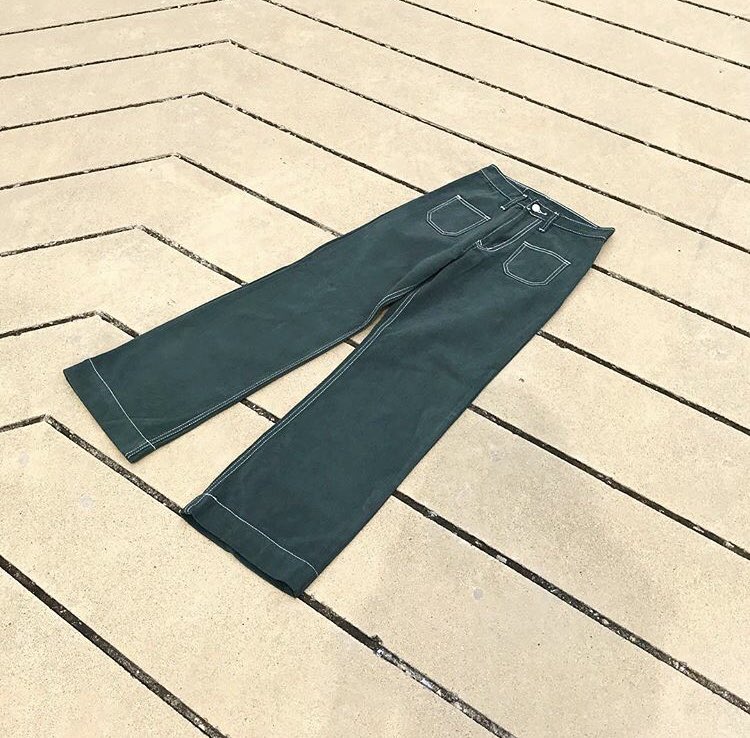 Nerocrayon's tweet photo. ส่งต่อกางเกงของ septemberis12 รุ่น holgadenim สี Olive Size S ค่ะ
รุ่นนี้สีนี้ที่ร้านหมดแล้วนะคะ หายากเด้อ
ไม่เคยใส่เลย พอดีเราซื้อมาผิดไซส์
ขอส่งต่อ 700฿ ค่ะ

#septemberis12 #kiddis #kiddi #ส่งต่อเสื้อผ้ามือ2 #ส่งต่อเสื้อผ้า #เสื้อผ้ามือสองสภาพดี #ตามหา #ส่งต่อ https://t.co/m8sKqzTHET