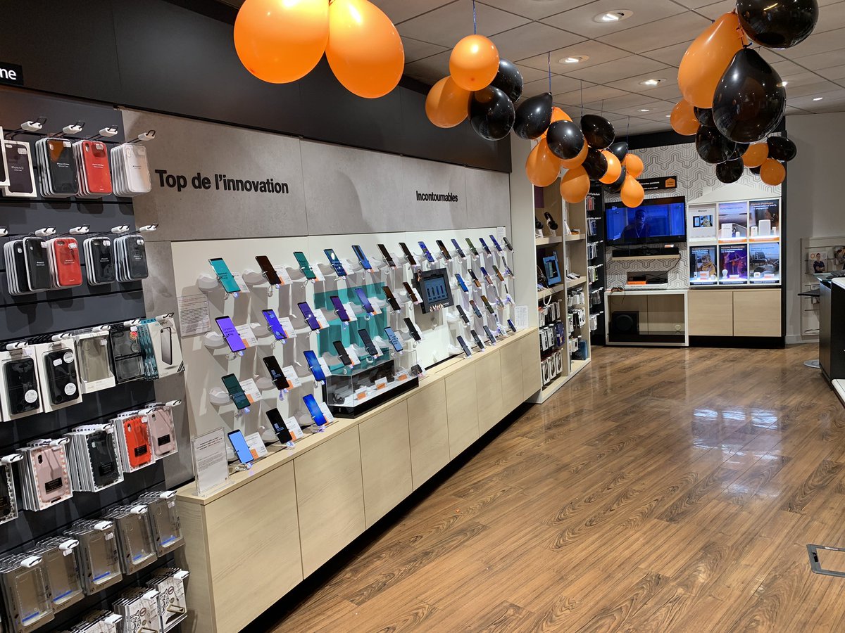 jc_assius's tweet photo. Ouverture de la nouvelle boutique Orange à Aubenas 🤩 attendue et festive toute en gaieté, hyper dynamisme et bonne humeur @oracz7 @IcardFabien @MinaMaaref @chrisfresnel @Duprez95070802 https://t.co/HqjQjw8Ly4