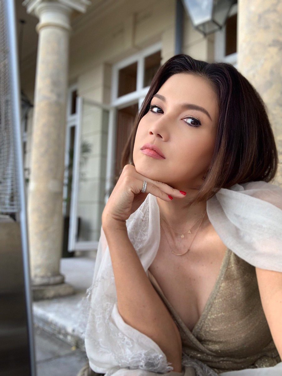 ใครคิดถึงก็ทักมาใครอยากสบสายตาก็มาเลย😄👀 #อยู่ไกลกันคิดถึงกันมั๊ย  #annsirium #แอนสิเรียม