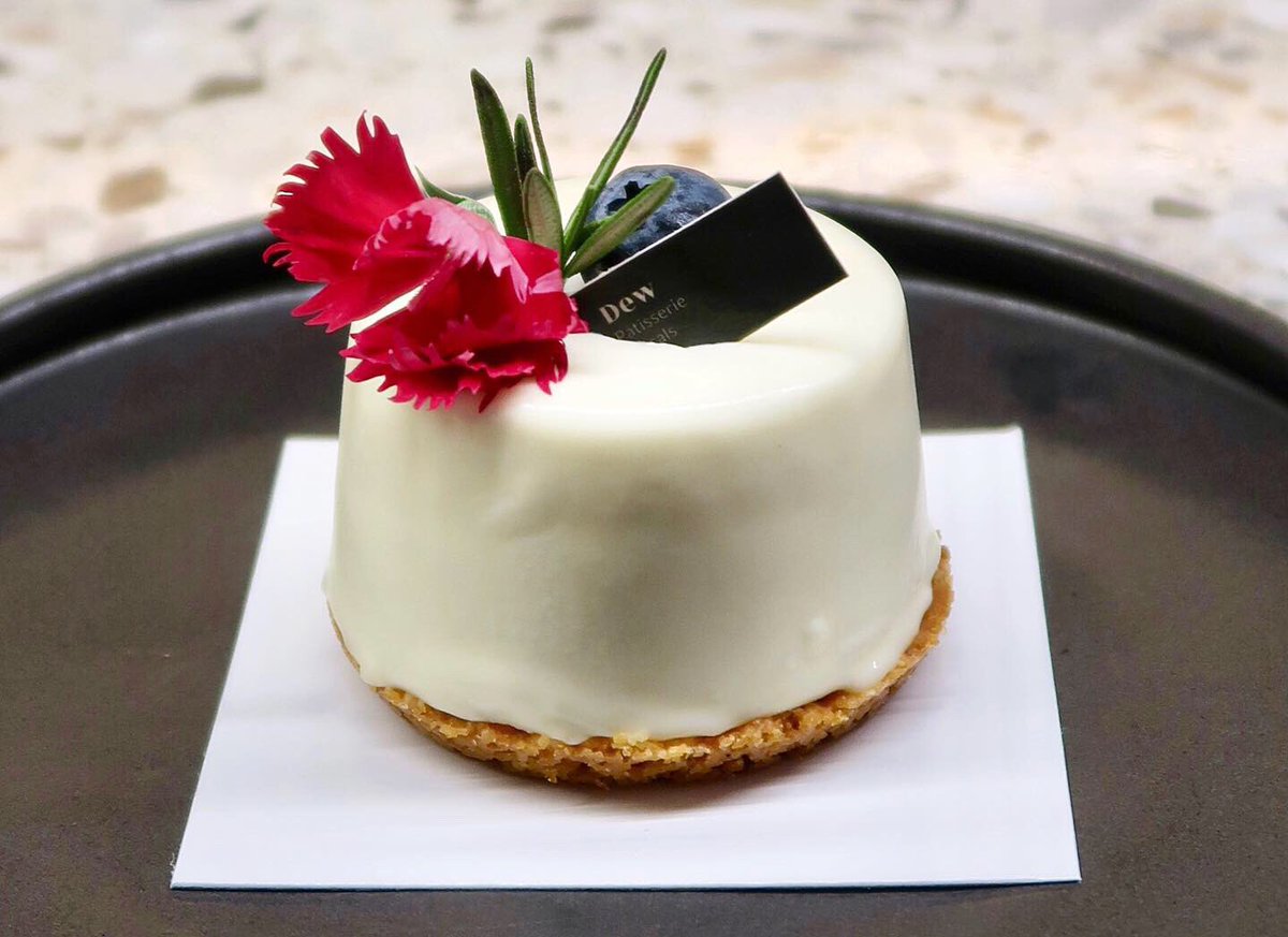 missgetabout's tweet photo. Super in love with these irresistibly gorgeous French pâtisseries 🍰 in Dew Bangsar. Totally worth the calories! 😋

https://t.co/sYV8MYCHnZ

#cakes #chocolate #desserts https://t.co/7ZObWspv9Y