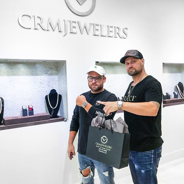 crmjewelers's tweet photo. Thank you @jakeroberg  for choosing CRM! for your purchase

Your'e welcome back anytime!
.
.
.
#crmjewelers #happycustomer #watchlife #miamiliving #clientes #miamigardens #clientlove #miaminights #clientselfie #miamilifestyle #clientesatisfeito #coconutgrove #vipclient #watc… https://t.co/UB2LazI61Y