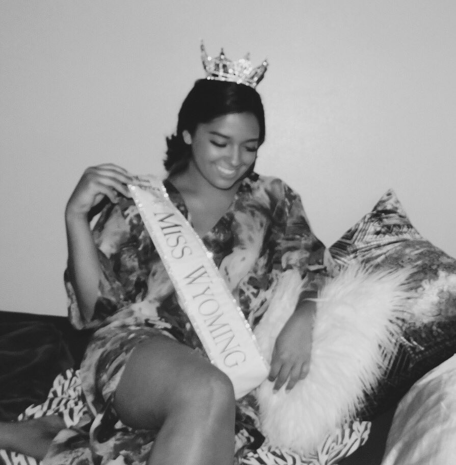 MissAmericaWY's tweet photo. Miss Wyoming 2018 #finalsleep https://t.co/ID6ygHawZq