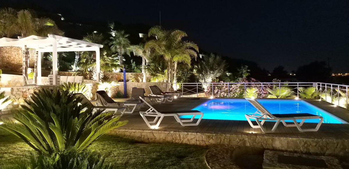 Magnificent property with uninterrupted sea views located in the heart of Salento and sleeps up to 8 people.
Relax by the pool overlooking the sea, enjoy an aperitif or dine alfresco under the stars. Book now! 

bit.ly/2KvMlAA

#Puglia #Italy #summerholidays