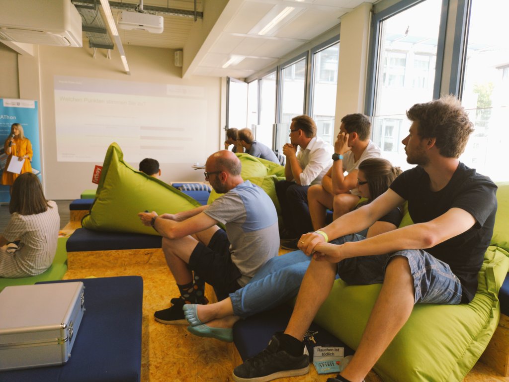 thueringerwald_'s tweet photo. Jetzt wird #Tourismus im Thüringer Wald neu erfunden... Startschuss für den #ThüCAThon mit @thueringen_ttg. .. Auf geht's auf dem Weg zu Linked Open Data.
#thueringendigital #TMWWDG https://t.co/WAAQBjVUz4