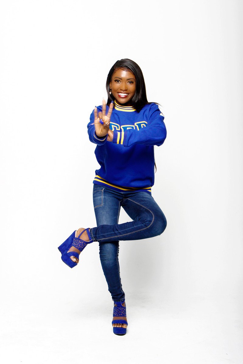 sweetness539's tweet photo. Spoil ya favorite poodle on the 22nd!!! π©π©π©ππππ
#sigmagammarho #sgrho #sgrhoupdates #sgrhotakeover #prettypoodle #floridapoodle #ftlauderdalesgrho #mswstudent #usc #uscmsw #seregionsgrho https://t.co/pygzIvy9gt