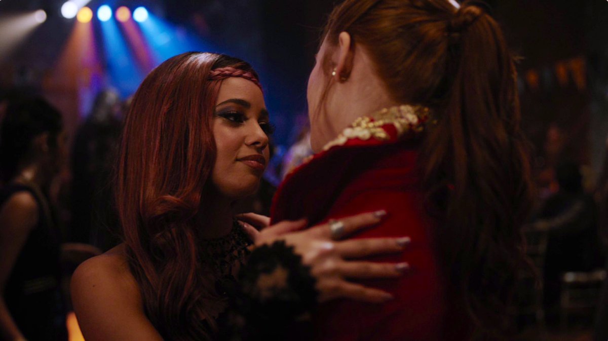 choniserves's tweet photo. @TeenChoiceFOX @madelainepetsch @VanessaMorgan My #TeenChoice for #ChoiceShip is Madelaine Petsch and Vanessa Morgan Riverdale @madelainepetsch  @VanessaMorgan https://t.co/BAS77lJEk4