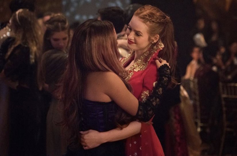 choniserves's tweet photo. @TeenChoiceFOX @madelainepetsch @VanessaMorgan My #TeenChoice for #ChoiceShip is Madelaine Petsch and Vanessa Morgan Riverdale @madelainepetsch  @VanessaMorgan https://t.co/BAS77lJEk4
