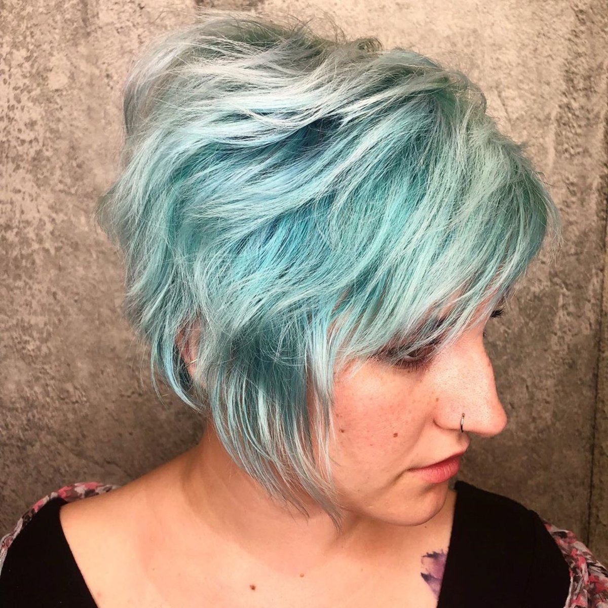 MAsalon's tweet photo. Never a Bad BLUE moment, 
#quickstyle by Kelly @killin_it_kelz #bumbleandbumblesumocontest #sumoliquidwax #texture #efforless #livedinhair @bumbleandbumble https://t.co/1rD7tajrNy
