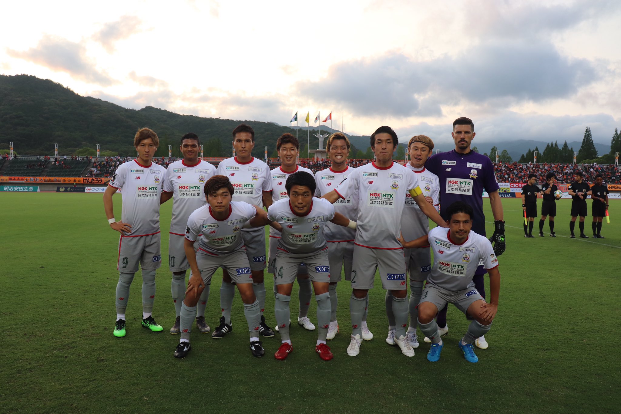 Fc岐阜 Vsレノファ山口fc 0 4 本日の試合ハイライトです 皆さんの応援ありがとうございました T Co 1i1fgcgxva Fcgifu Fc岐阜 躍進 T Co 7tbrjtwxdu Twitter