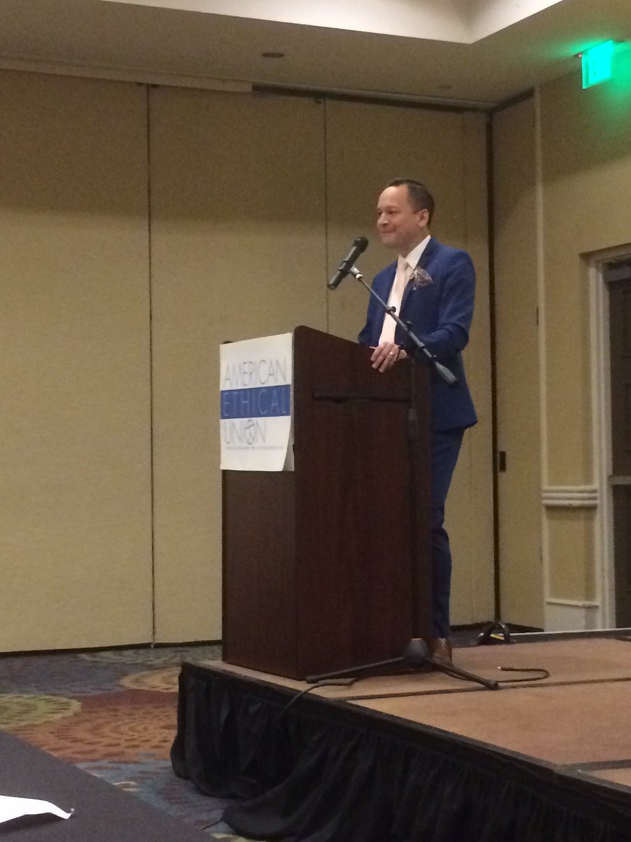 SarahMLevin's tweet image. .@CarlosGSmith, kicking off his keynote at #EthicalAssembly: "I'm a proud progressive, feminist, Latinx, queer, millennial agnostic." *cue uproarious applause*

#secularvalues