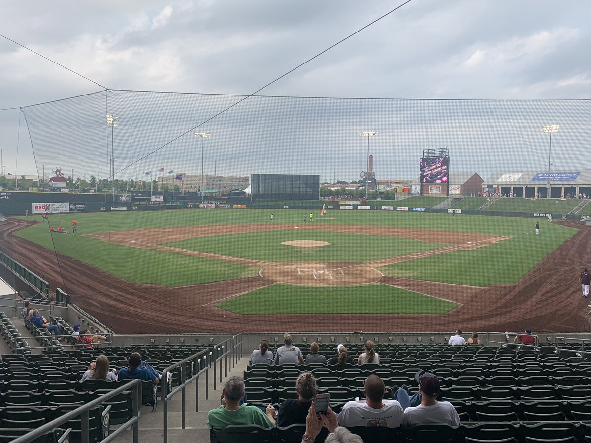KCMonarchsTurf's tweet image. Had a couple rounds of severe weather yesterday morning that dropped just over 2 inches of rain on us. Crew did a great job getting it ready! #Grops #KC #Tbones