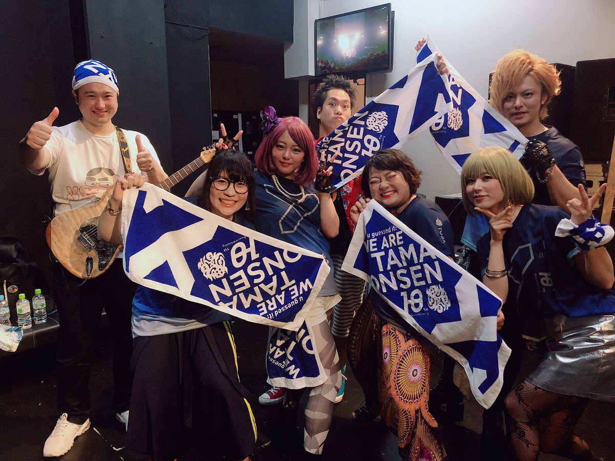 ランコ 豚乙女 大輪組 しばふとあおくんと初めて一緒にやれるってことで気合いの1曲でした カッコイイしお祭り騒ぎだし本当にやれて良かった 赤 になれて嬉しかったですヽ ノ 66組と今日は一緒にやらなかったけど抹くんとも 66音頭は折角抹