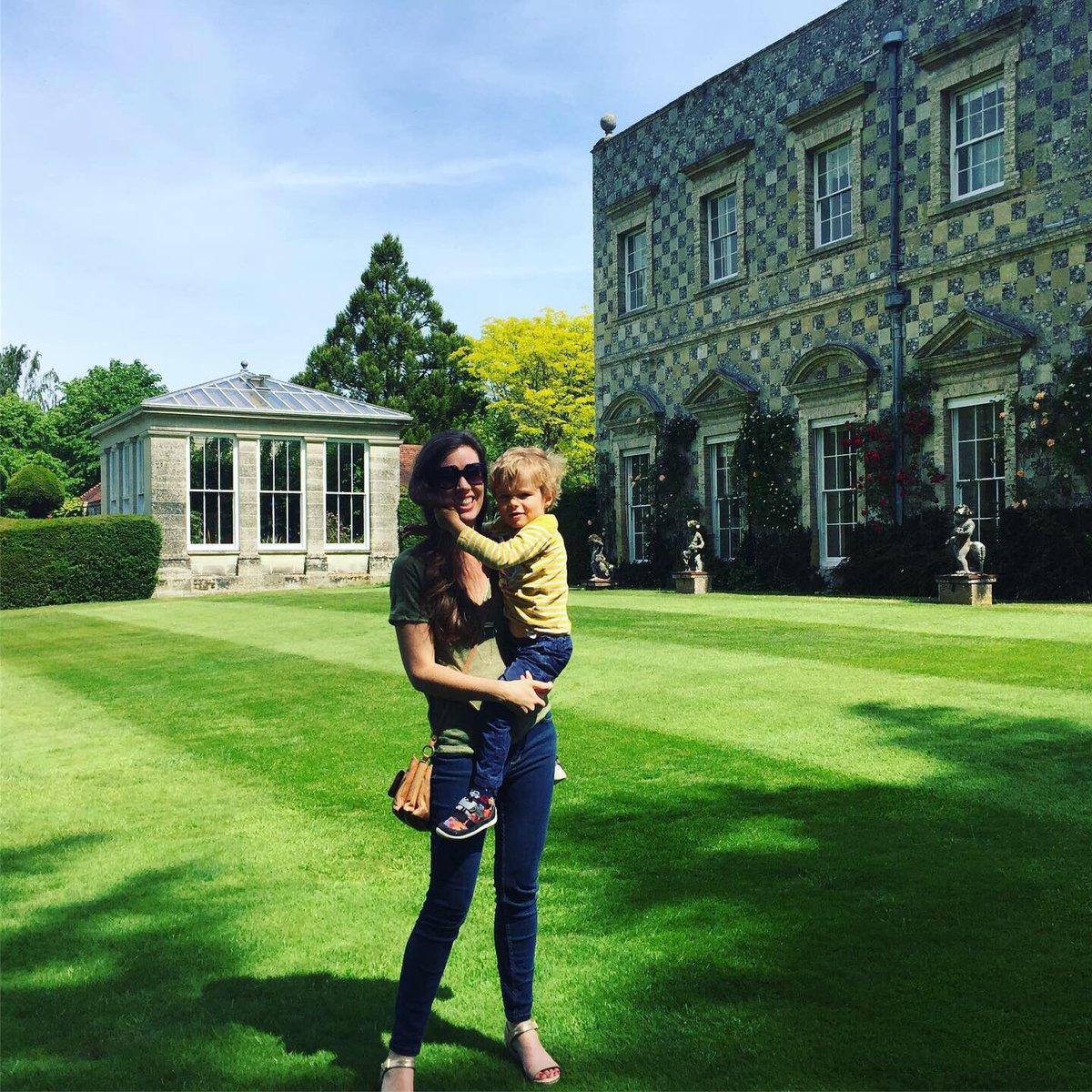 lynsey_docherty's tweet image. Wish my lawn looked like this! One week to go til our summer extravaganza &amp;amp; the forecast is looking great! A Summer’s Night at the Opera at Little Durnford Manor Tickets: 01722 434434 or celebratevoice.co.uk ☀️🌳🎼 #salisbury #lovesalisbury #summeropera