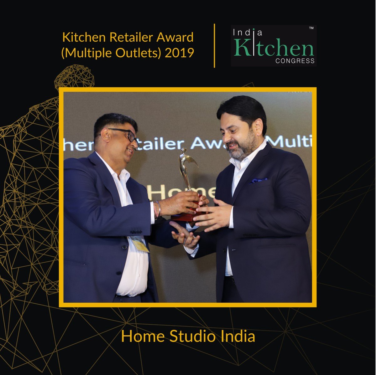 IKC_Conference's tweet photo. Alok Duggal, director - Home Studio India (Nolte), receives Kitchen Retailer Award (Multiple Outlets) 2019 from Gaurav Bajaj, VP Sales, Hettich India. 

#IKC2019 https://t.co/2cySTlywiW