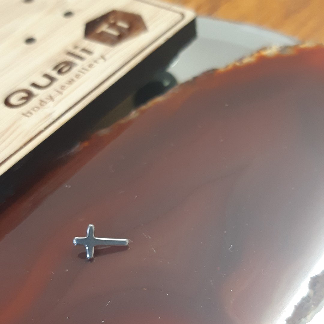 Glow_Midwales's tweet image. We now sell sweet tiny crosses which would go brilliantly in the ear

#tinycross #bodyjewellery #bodypiercing