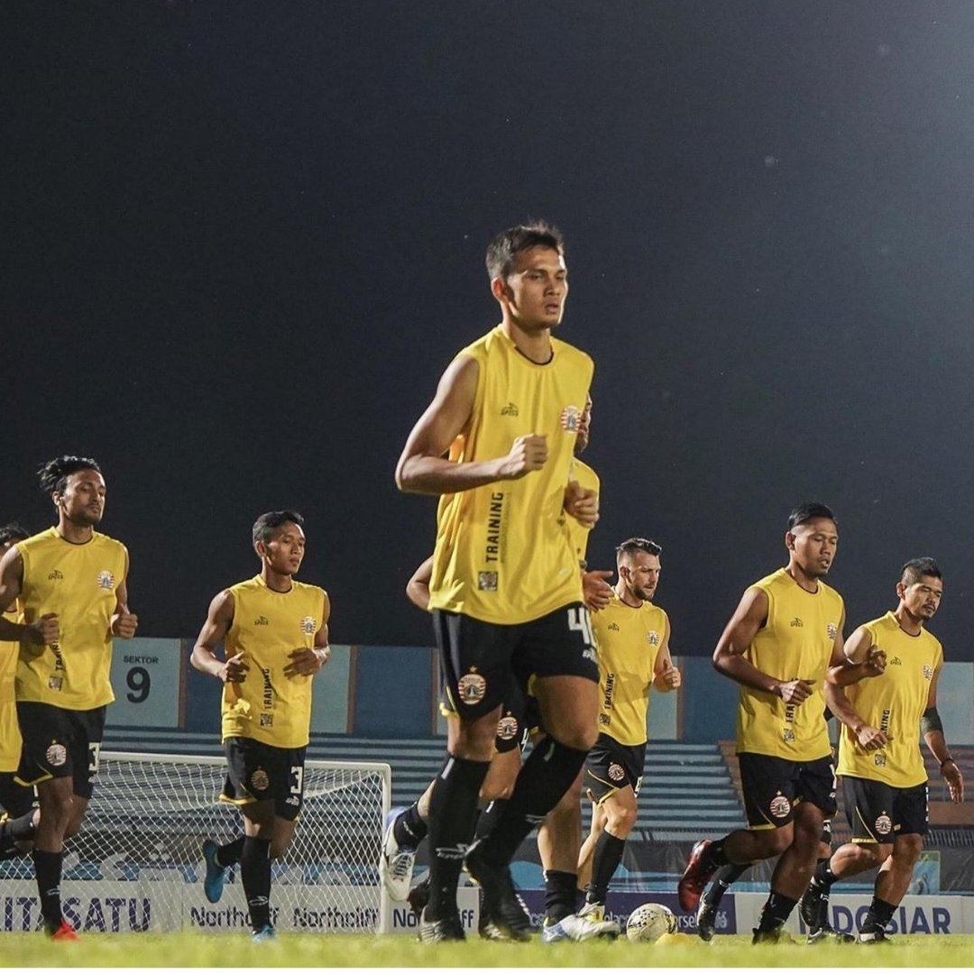 Harus menang malam ini. Jangan lemah !!!!! <a href="/Persija_Jkt/">Persija Jakarta</a> . Berikan hadiah terbaik untuk jakarta yg sedang berulang tahun.
#PersijaJakarta
#PersijaDay
#PersijaSampePuncak