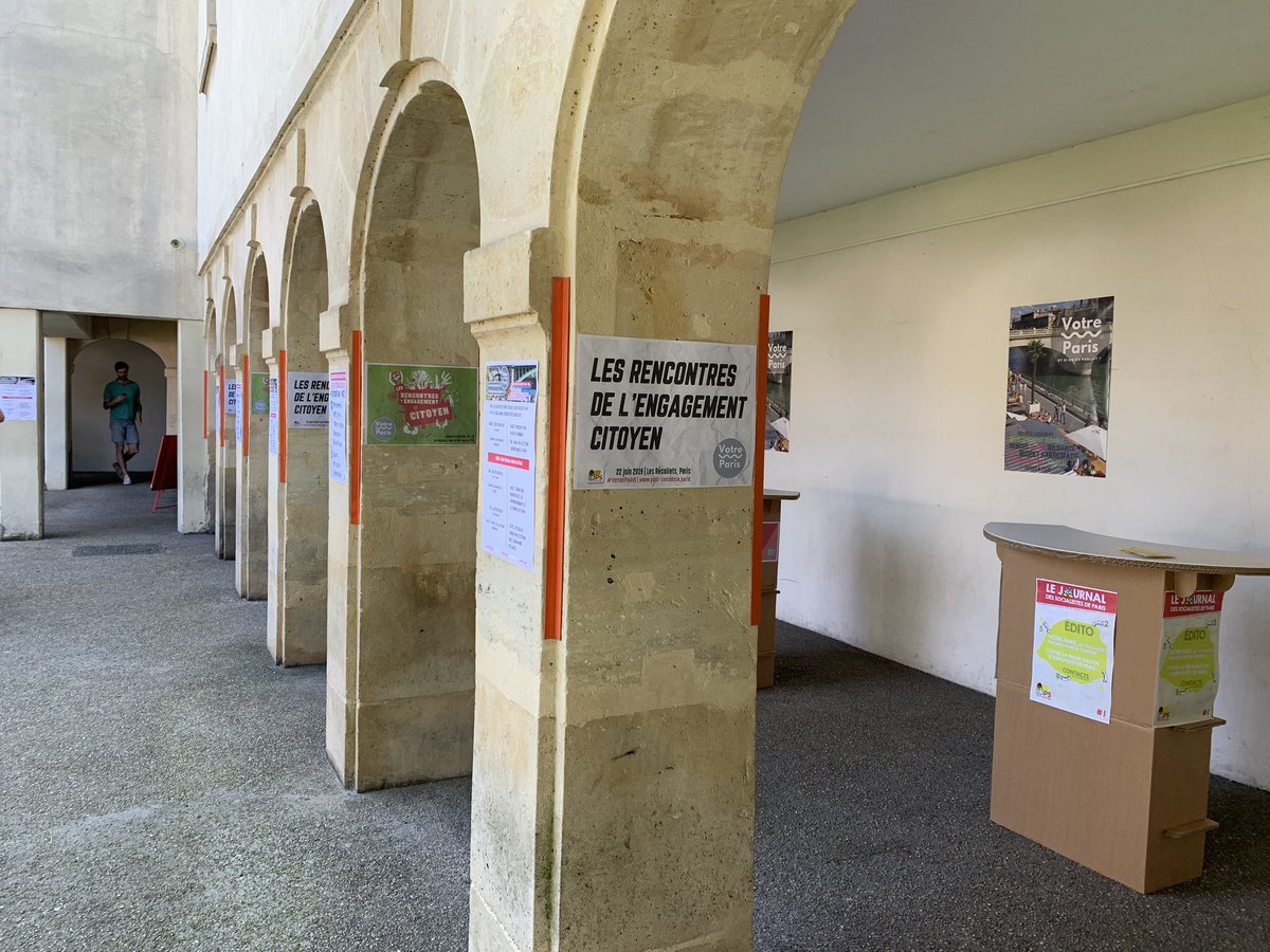 Les militant.es en pleine installation du lieu dans la bonheur humeur pour vous accueillir ! On vous attend dès 13h aux Récollets (148 rue du Faubourg Saint-Martin #Paris10) ! Échanges, formations, jeux sont au programme ! A tout à l’heure! #RencontresVotreParis