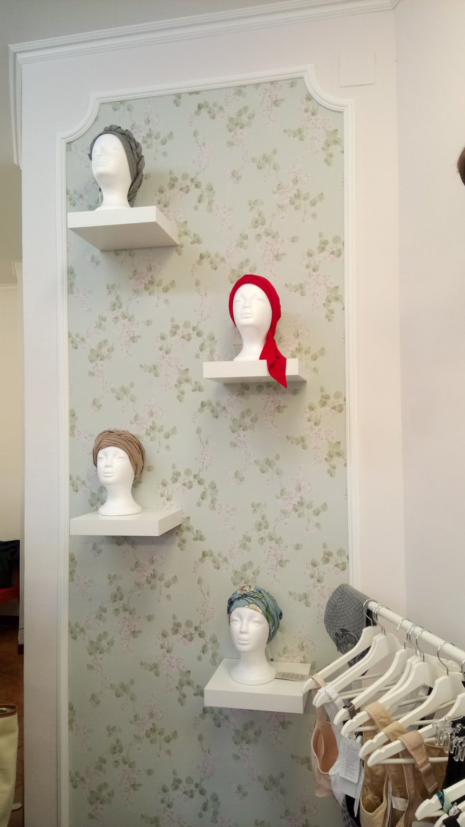 robasensio's tweet photo. próximo día 24 abre sus puertas en Zaragoza una tienda muy especial. @rosaenpositivo es un lugar especializado en cosmetica, estética y ropa para personas que tengan o hayan sufrido un cáncer. Mi amiga Ana Cris lo sabe bien y nadie mejor que ella para poder asesorar y ayudaros https://t.co/JpvM6LHtdV