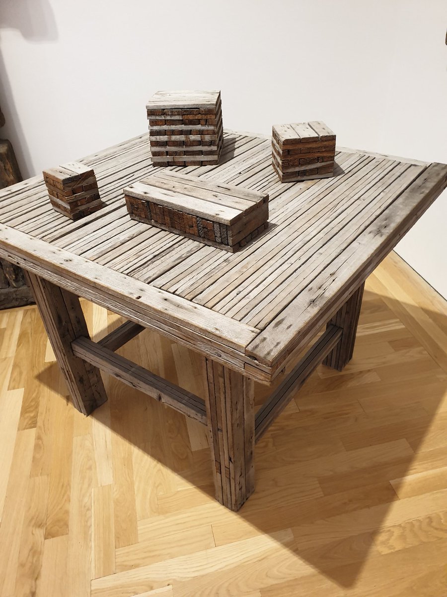 GRIFF_LM's tweet image. Wow! The David Nash exhibition @Museum_Cardiff is amazing. A fantastic collection of work. Could be a great source of inspiration for GCSE NEA. Need to arrange a trip. Theres even an example of a living hinge.