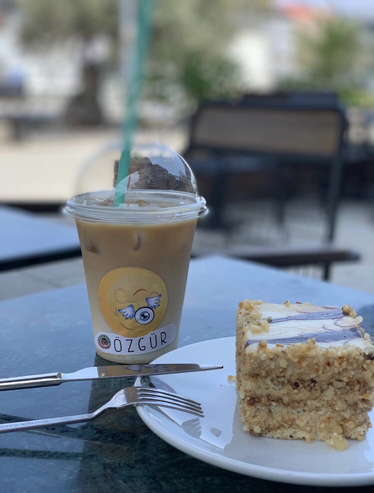 Mono latte pastaya en yakışan ıced latteyle başlasın haftasonu 🤗