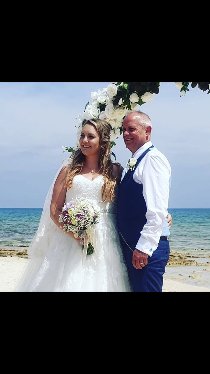 maxellap1's tweet image. Take me back to Cyprus 👰🏼🤵🏼#mrandmrsgallagher