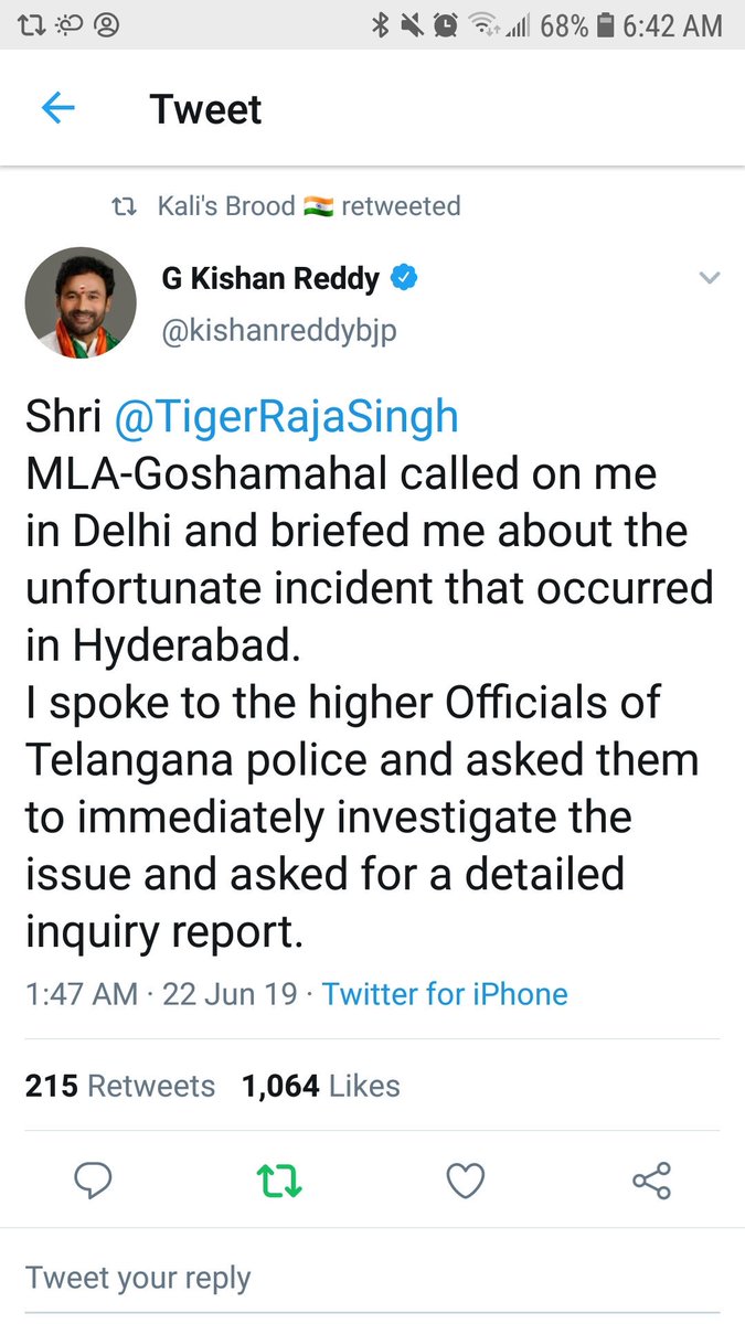 Hindusheadingtomuseums? tweet media