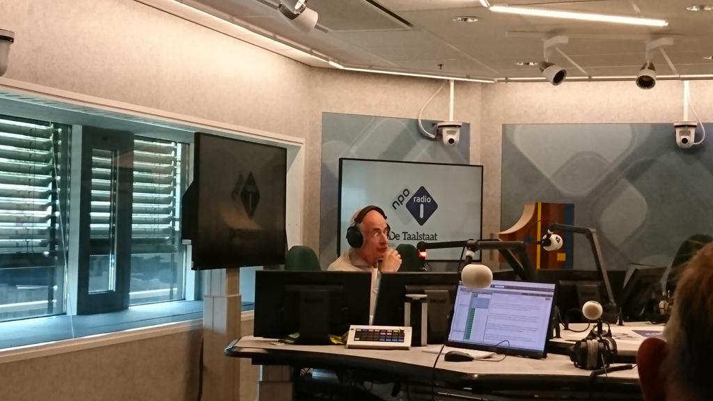 Aan de slag met het dictee <a href="/De_Taalstaat/">De taalstaat</a>