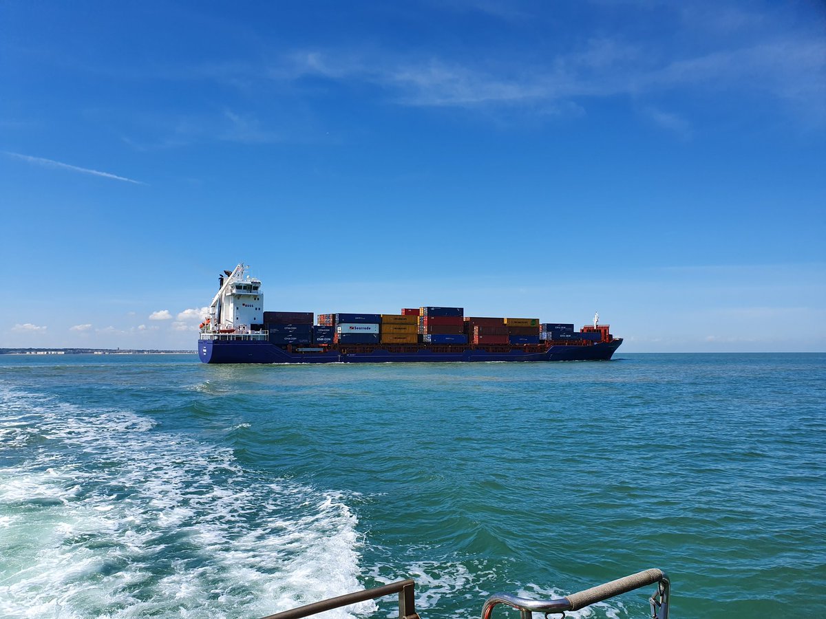pilotboatpirate's tweet photo. First job of the day watch. @LondonPortAuth @LeeMarriott14  shipped to Philamon at the North East Spit pilot Station. https://t.co/5FOdMhr9au