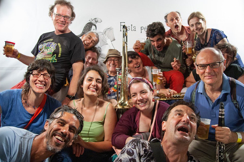 SPMTestaccio's tweet photo. @SPMTestaccio Festa della cultura a Garbatella
 La #StradabandaSpmt alla festa per la cultura! #romaagitbrass
https://t.co/YLScYKExL3 https://t.co/CFyzdYTJOS