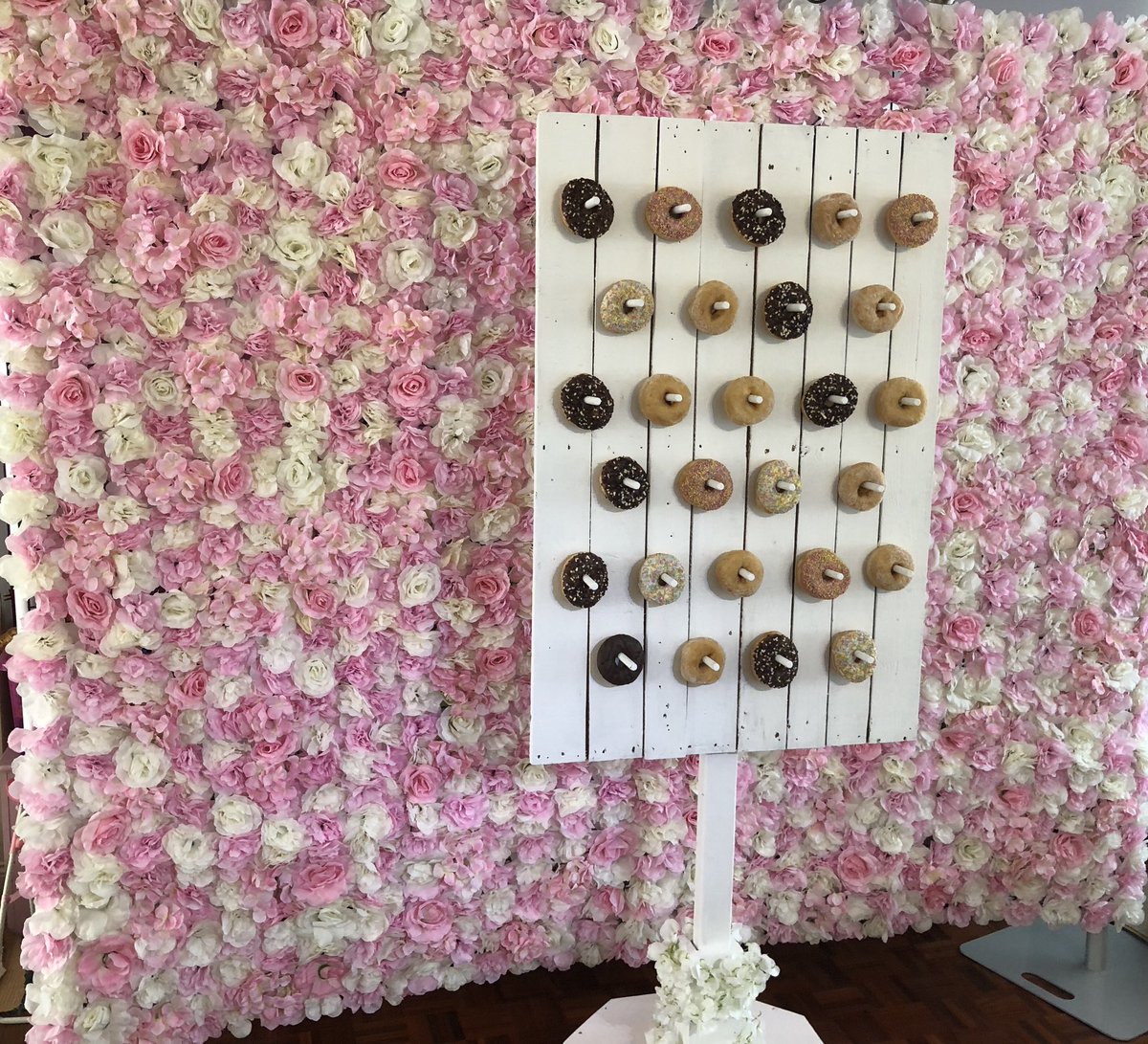 💐Flower Wall & Donut Wall set up for a special birthday party💐
Get in touch to book 
kenteventsphotobooth.com 
.
.
#flowerwall #donutwall #weddinginspo #wedding #kentbride #bride #birthday #party #events #eventplanner