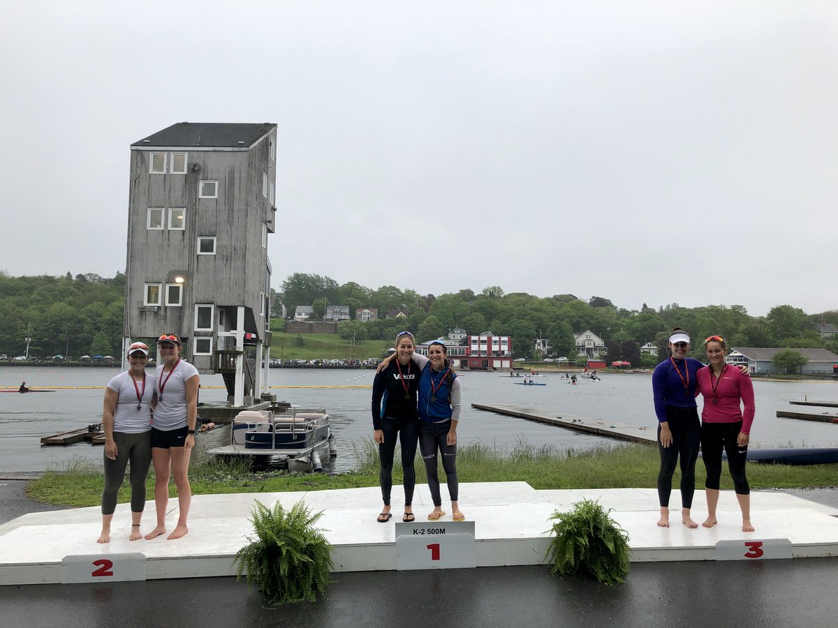 SPRINT NTT2 - Livestream the races now for day 2 of Team Trials🚣🏾‍♂️
youtube.com/results?search… 
//
EEN2 VITESSE - Diffusion en direct maintenant disponible 👇🏾
youtube.com/results?search…