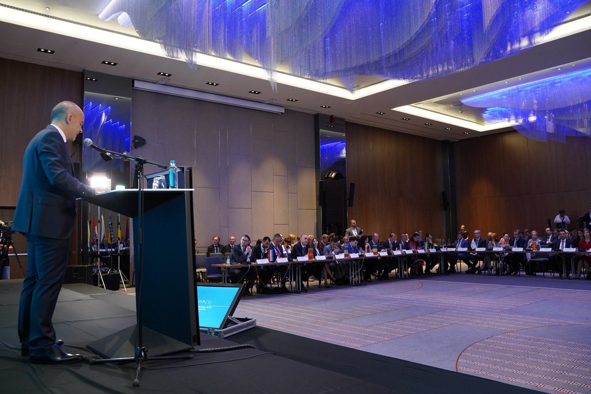 „Со реформи во системот на јавни финансии и воспоставена фискална дисциплина, создаден е фискален простор за да се зголемат инвестициите во човечки капитал“ истакна МФ <a href="/DTevdovski/">Dragan Tevdovski</a> , како домаќин на состанокот на Холандско-белгиската конституенца.

#ConstituencySkopje2019