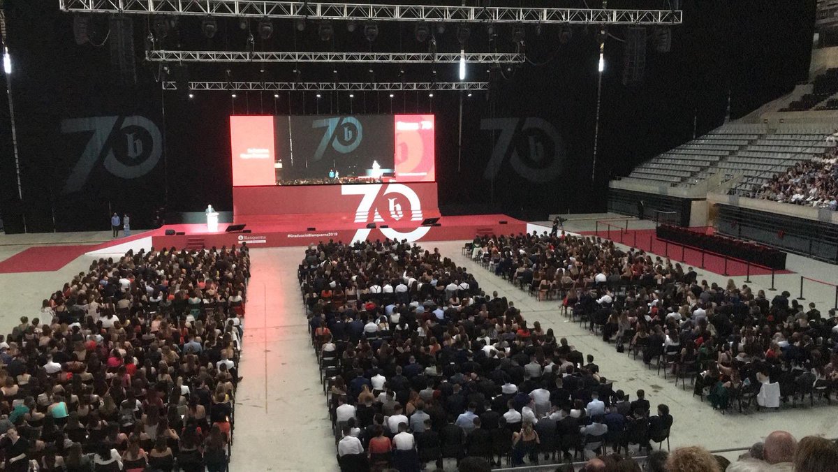 MasterEventsM's tweet image. #OrgullBlanquerna ha estat col.laborar des dl #masterprotocolblanquerna en el disseny i producció dl gran acte #graduacióblanquerna2019  
👩🏼‍🎓👨🏻‍🎓Moltes felicitats als més de 1000 graduats d les 3 facultats i 13 estudis! @Blanquerna @BlanquernaFCRI @BlanquernaFPCEE  @BlanquernaFCS