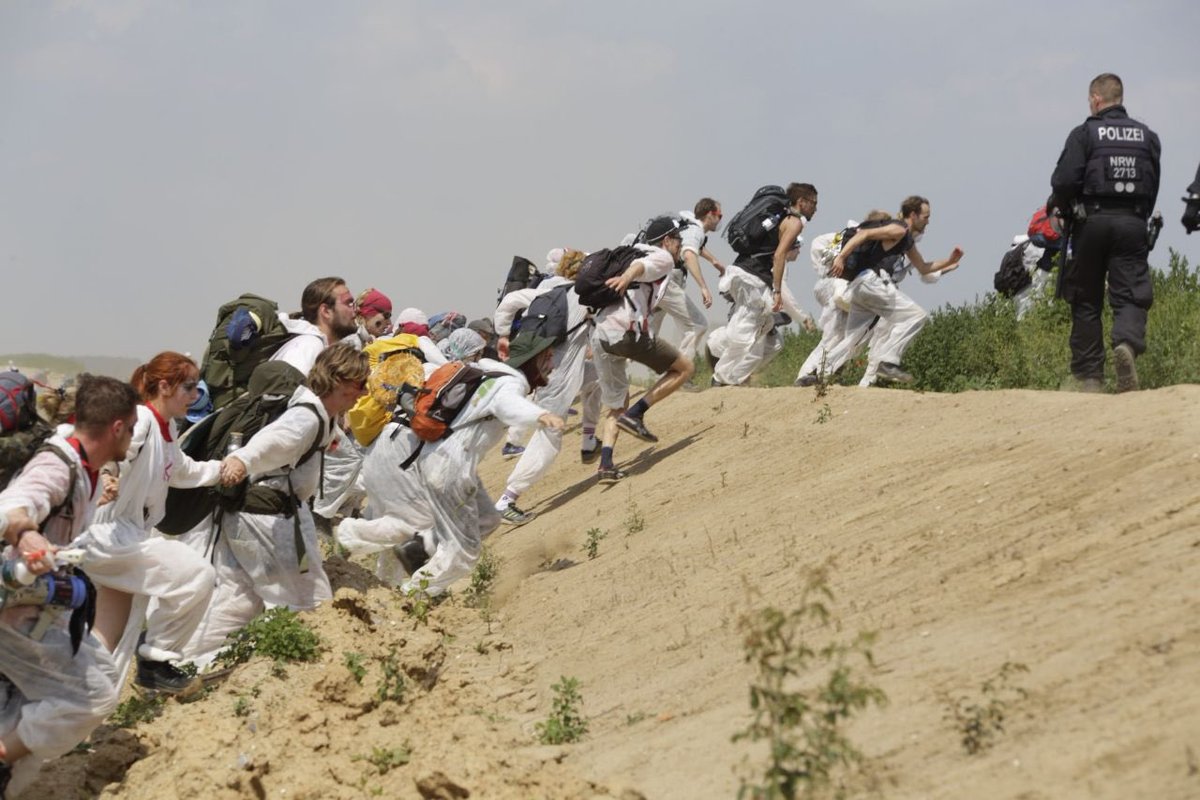 Ende__Gelaende's tweet image. Die letzten Meter. We are unstoppable, another world is possible!