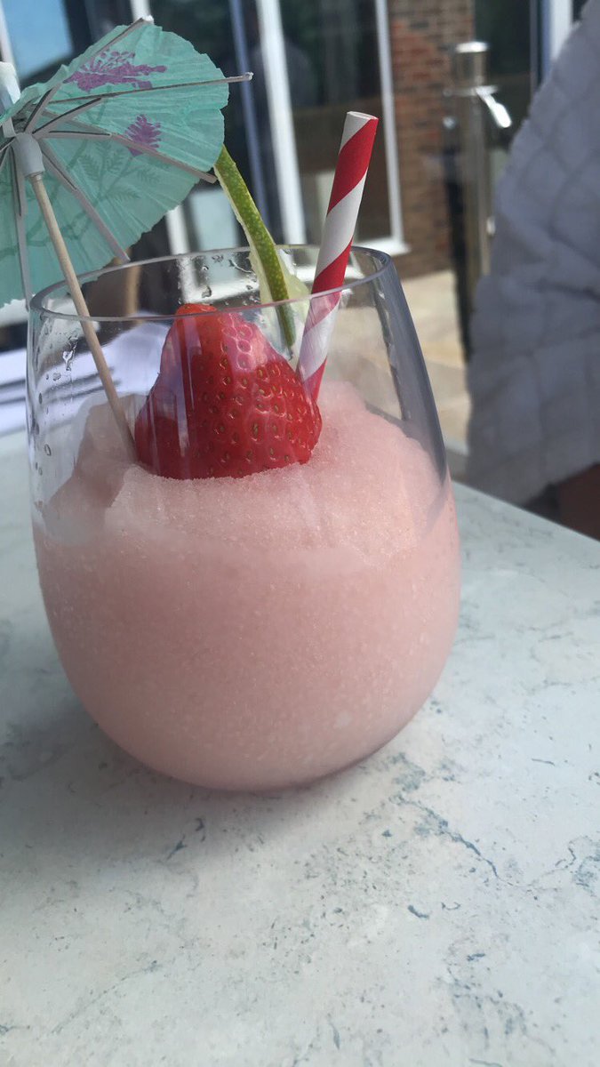 emilywestfahey's tweet image. Why did I not know this existed?! #frozé #nirvanaspa