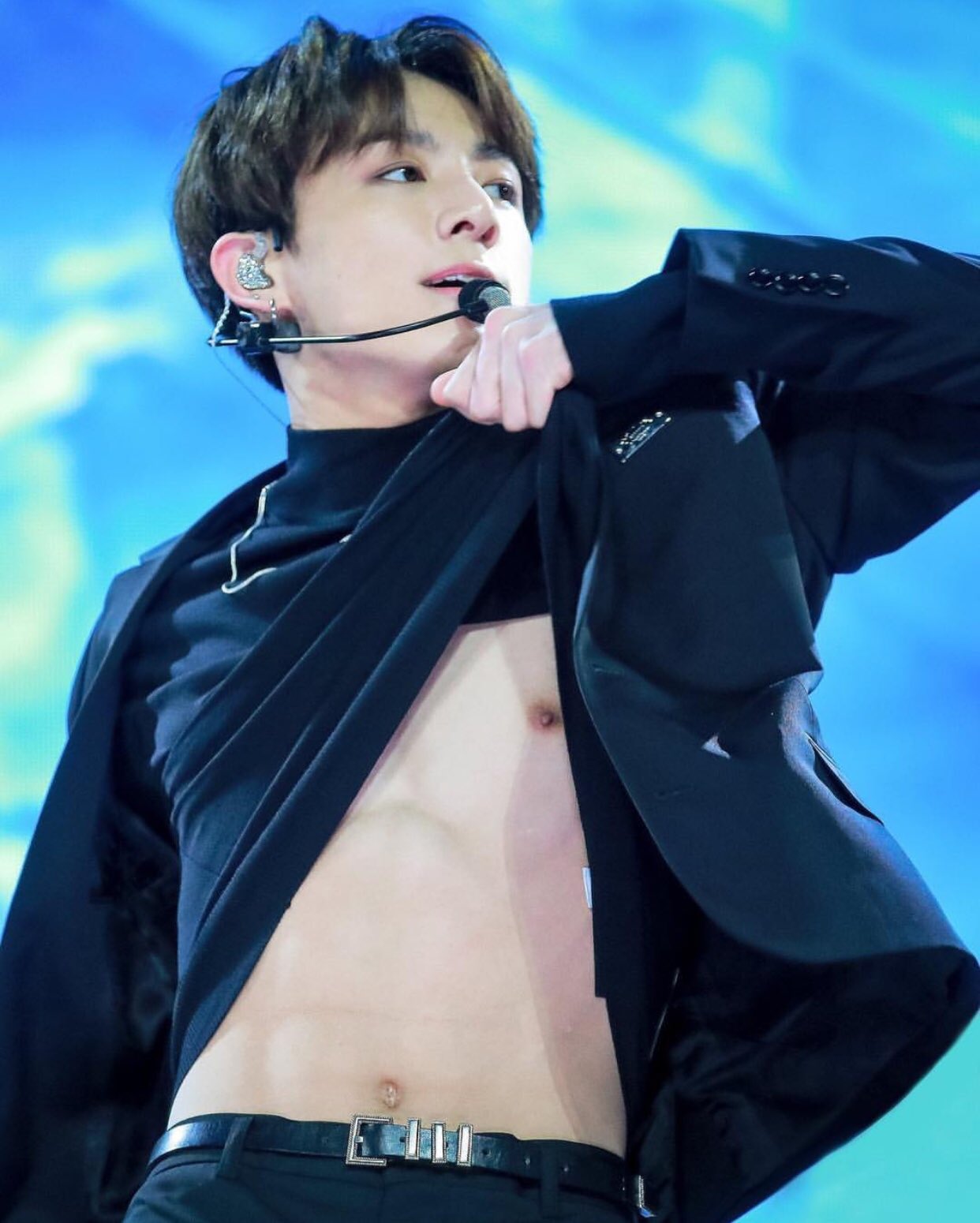 BTS スローガン グク JUNGKOOK ジョングク 腹筋 Pin by Bangtan enthusiast on BTS | Jungkook abs, Jungkook, Jeon
